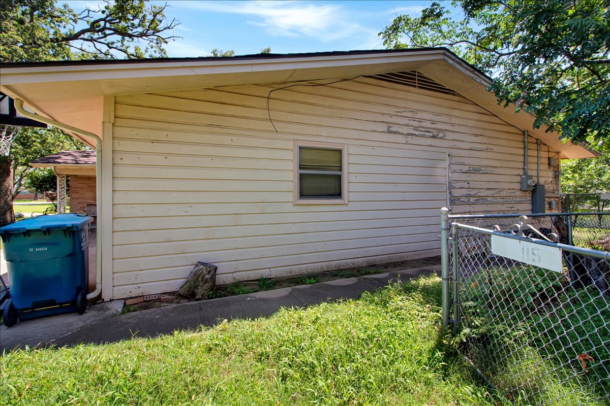 121 S Imperial Drive Denison TX 75020