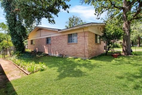 121 S Imperial Drive Denison TX 75020