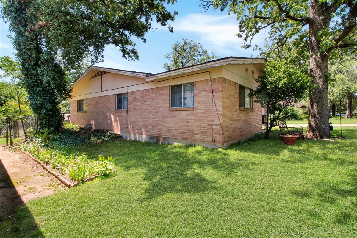 121 S Imperial Drive Denison TX 75020