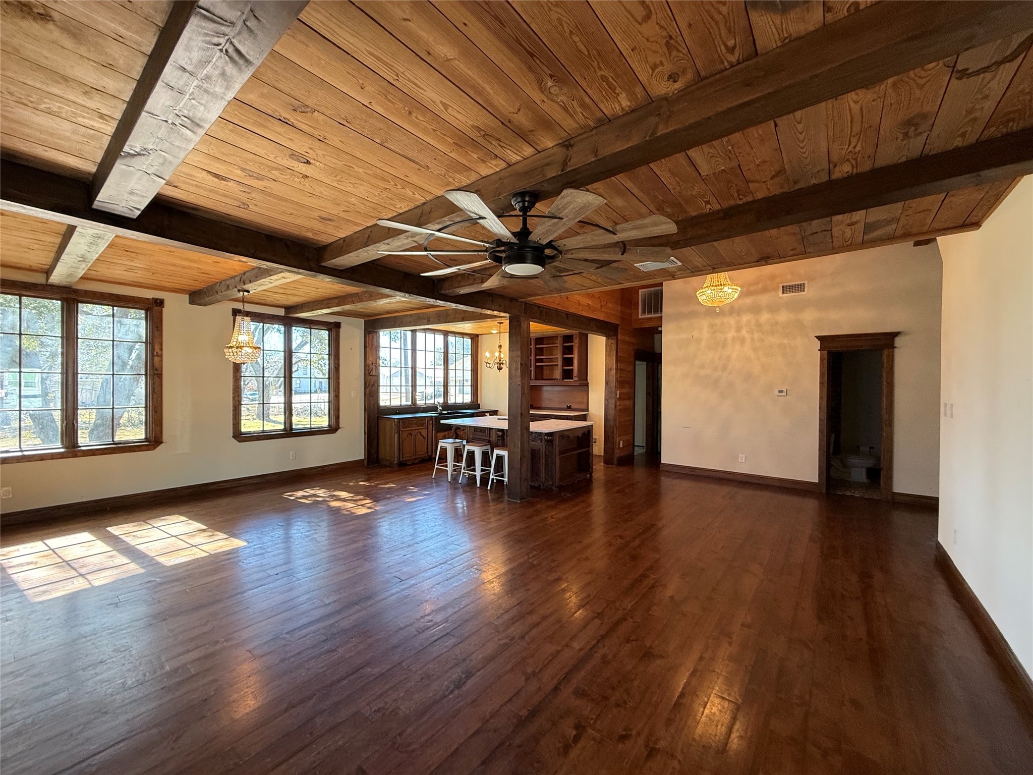 202 Throckmorton Street Weatherford TX 76086