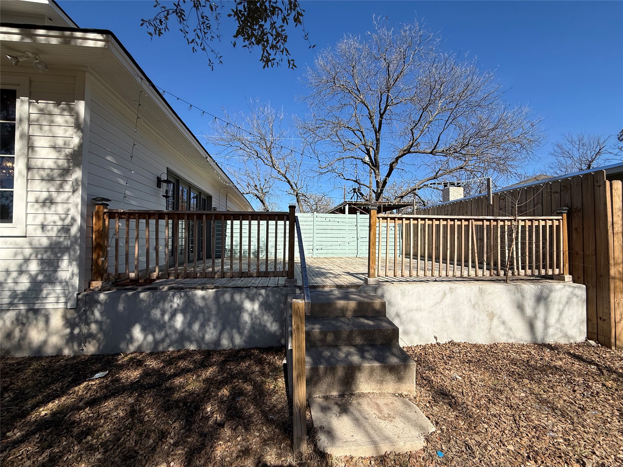 202 Throckmorton Street Weatherford TX 76086