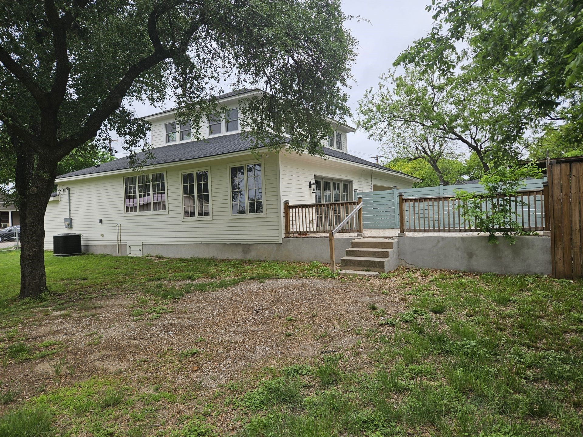 202 Throckmorton Street Weatherford TX 76086