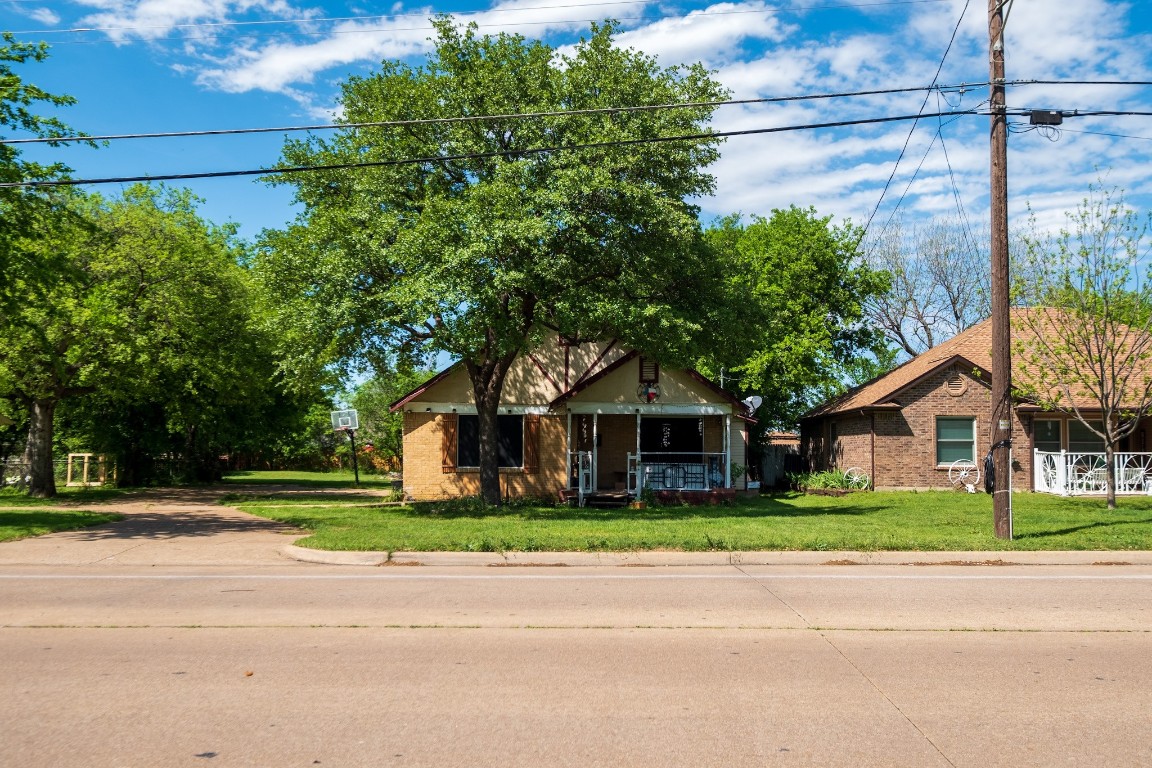 516 W Main Street Crowley TX 76036