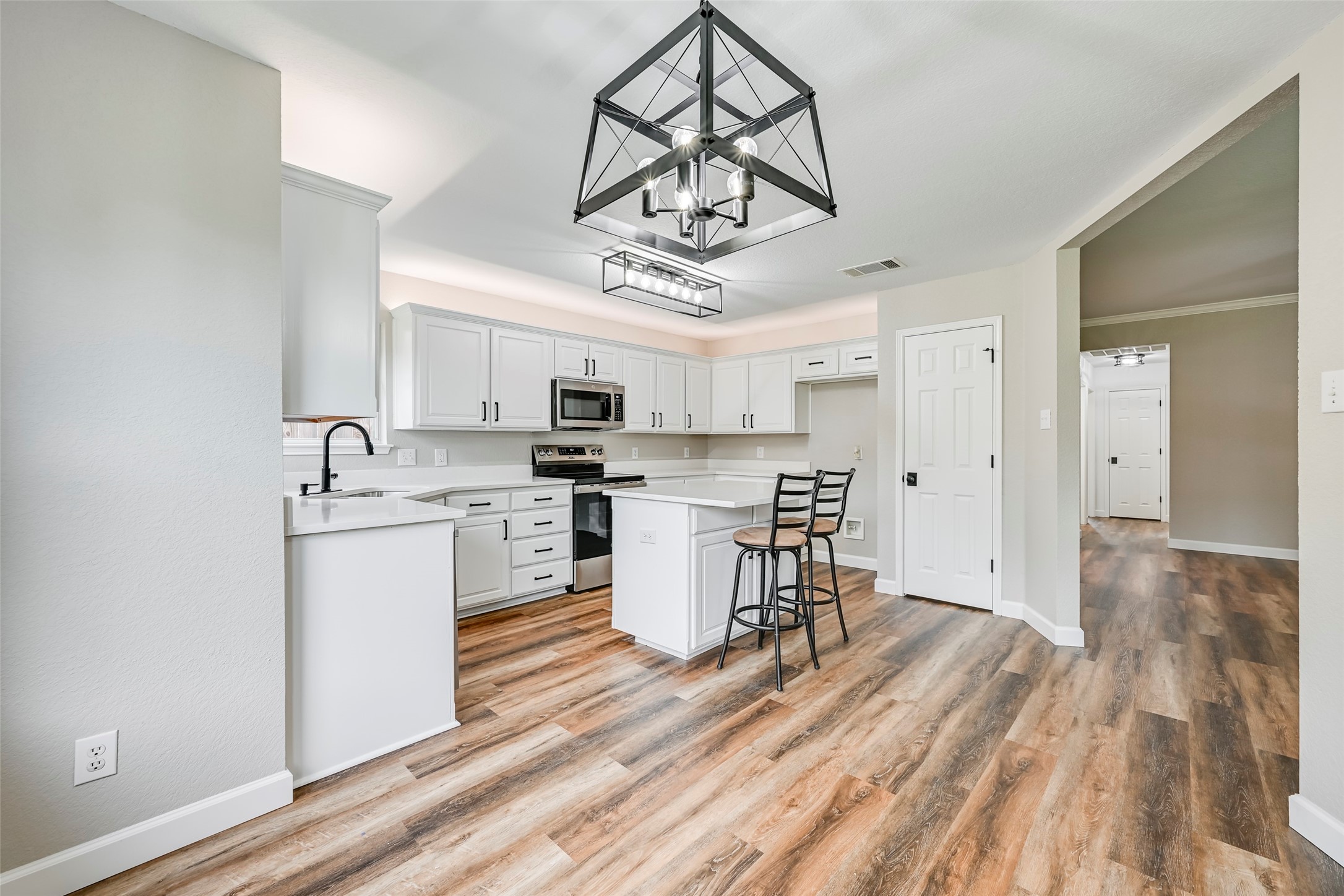 705 Ridgehill Drive Burleson TX 76028