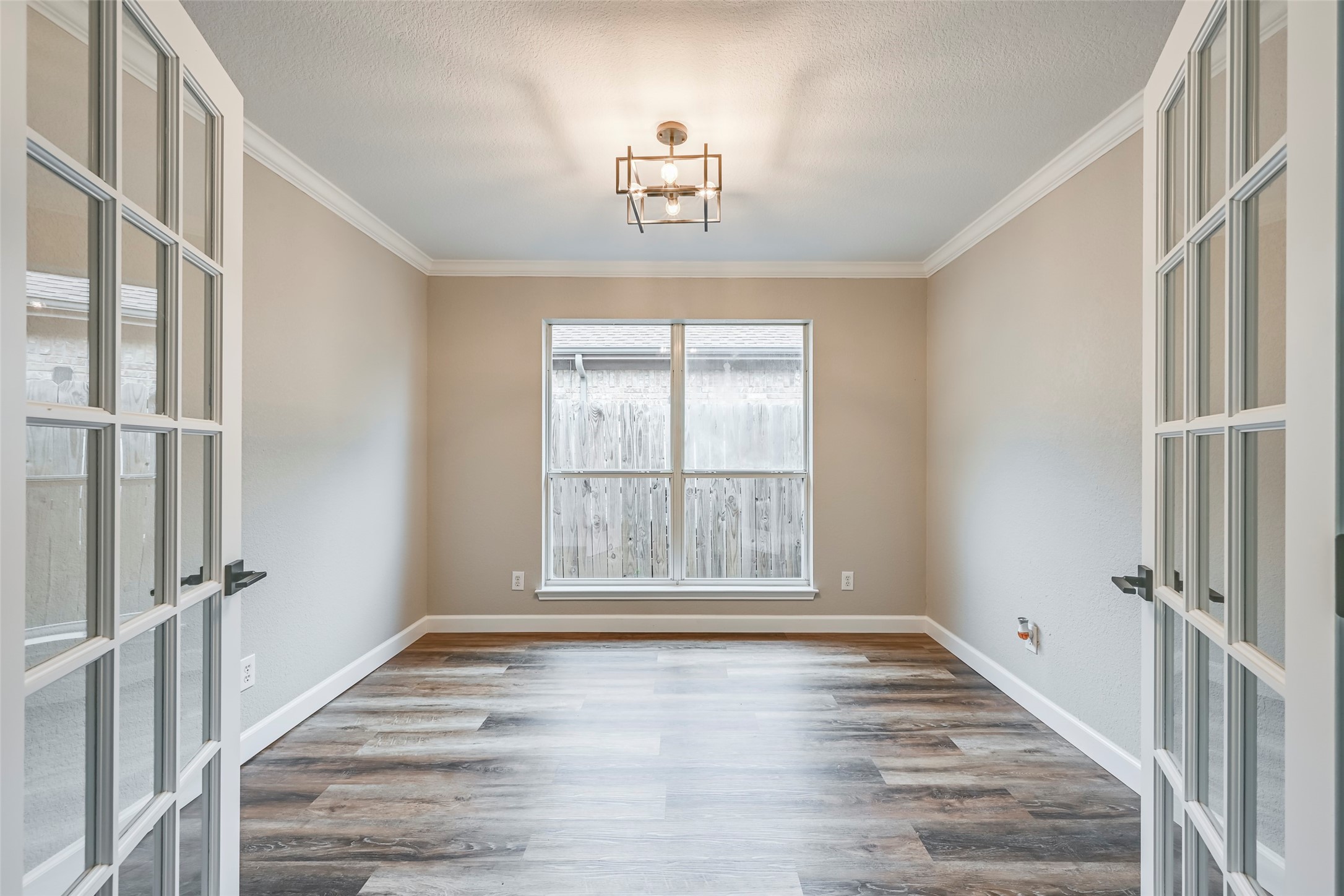 705 Ridgehill Drive Burleson TX 76028