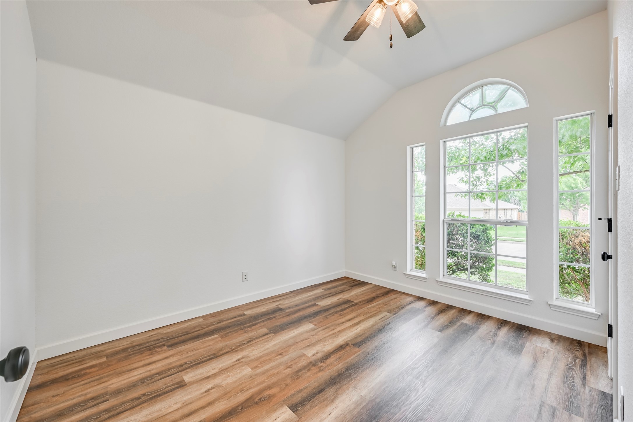 705 Ridgehill Drive Burleson TX 76028