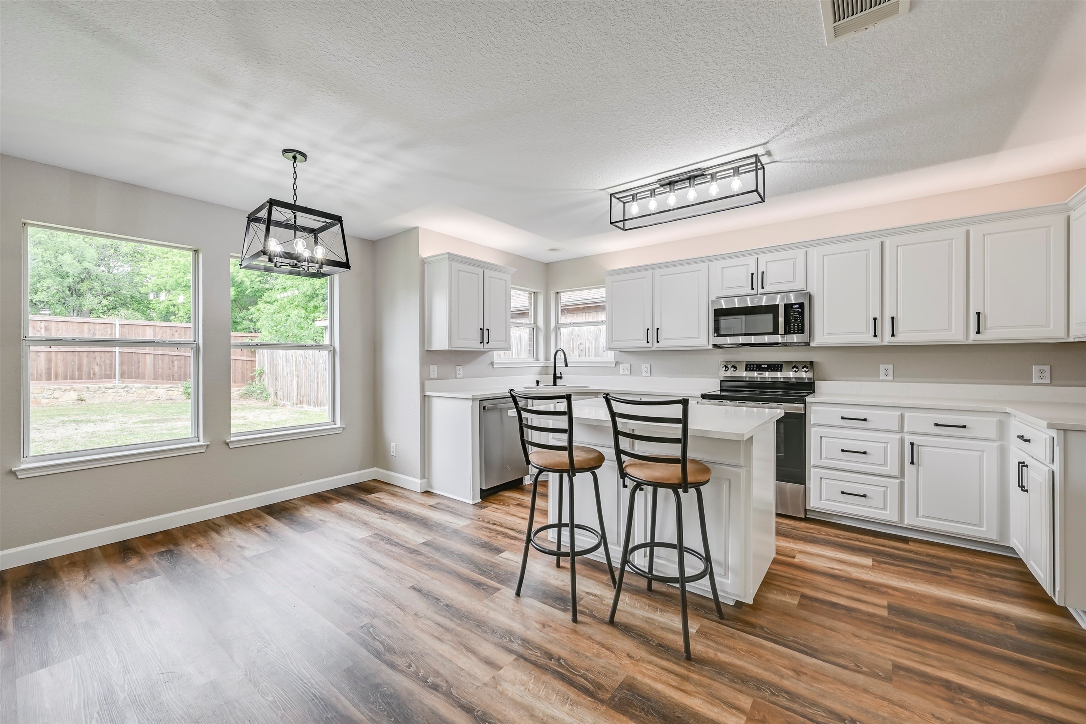 705 Ridgehill Drive Burleson TX 76028