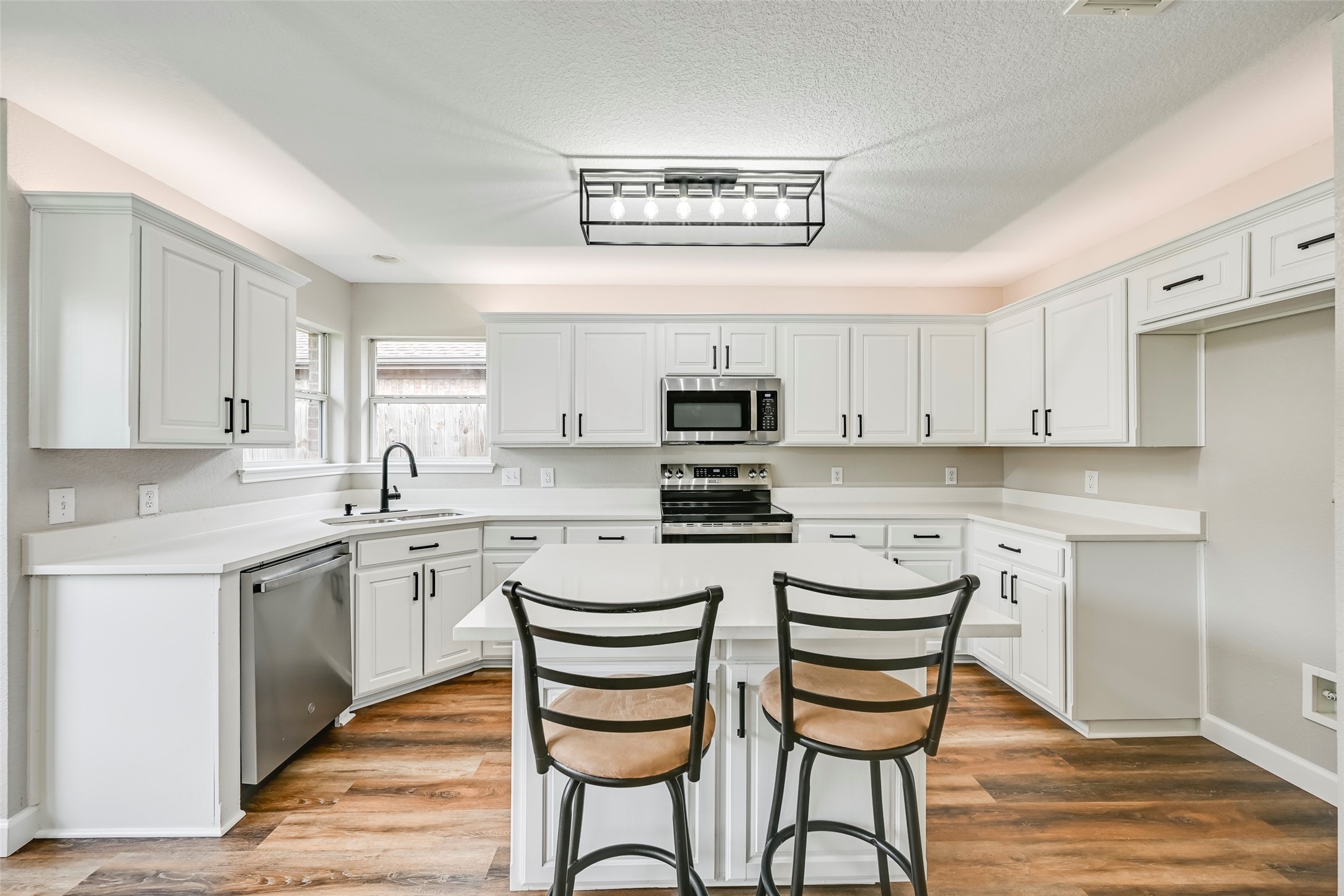 705 Ridgehill Drive Burleson TX 76028
