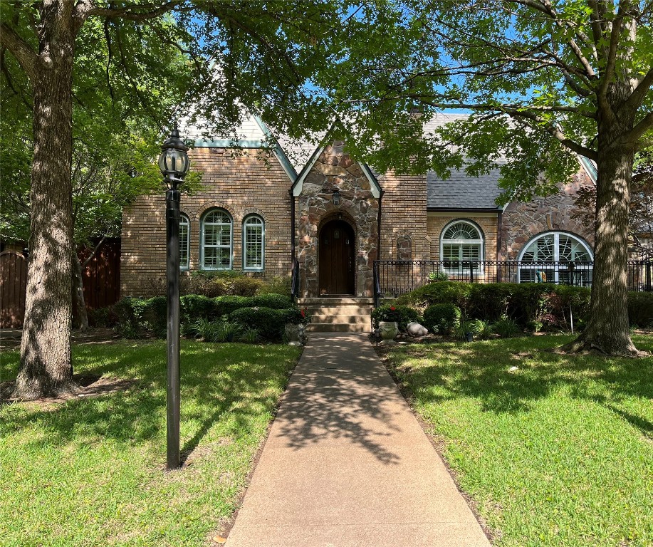 1110 Lausanne Avenue Dallas TX 75208