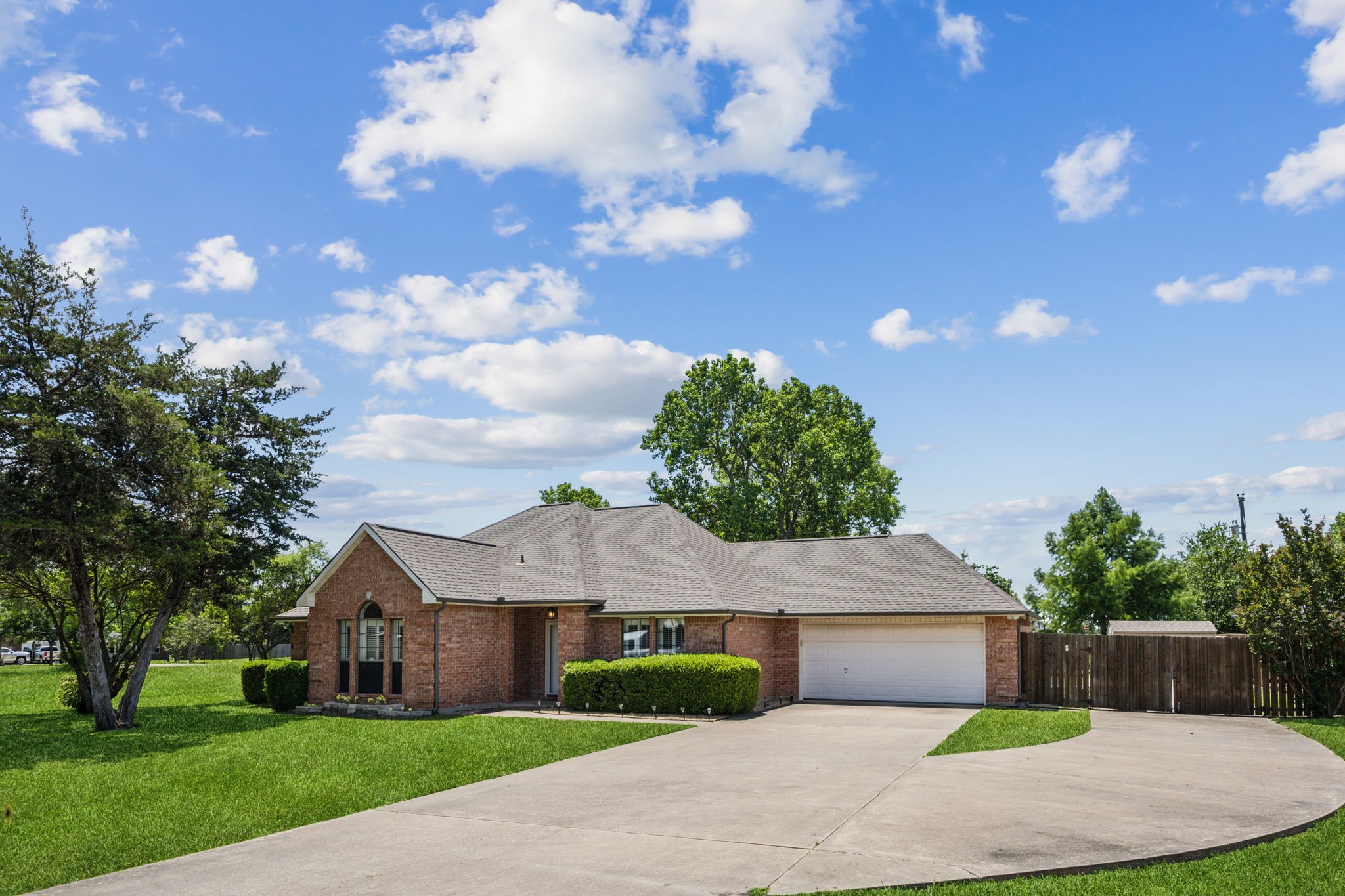 1220 Hillview Drive Waxahachie TX 75165