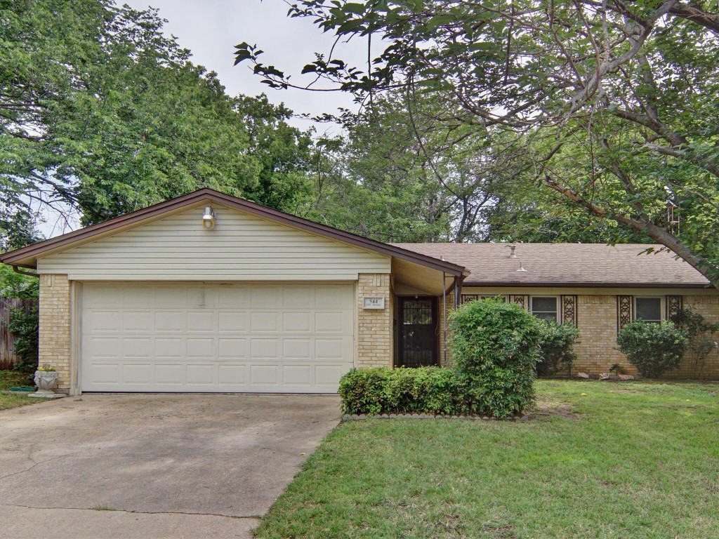 544 NW Tarrant Avenue Burleson TX 76028