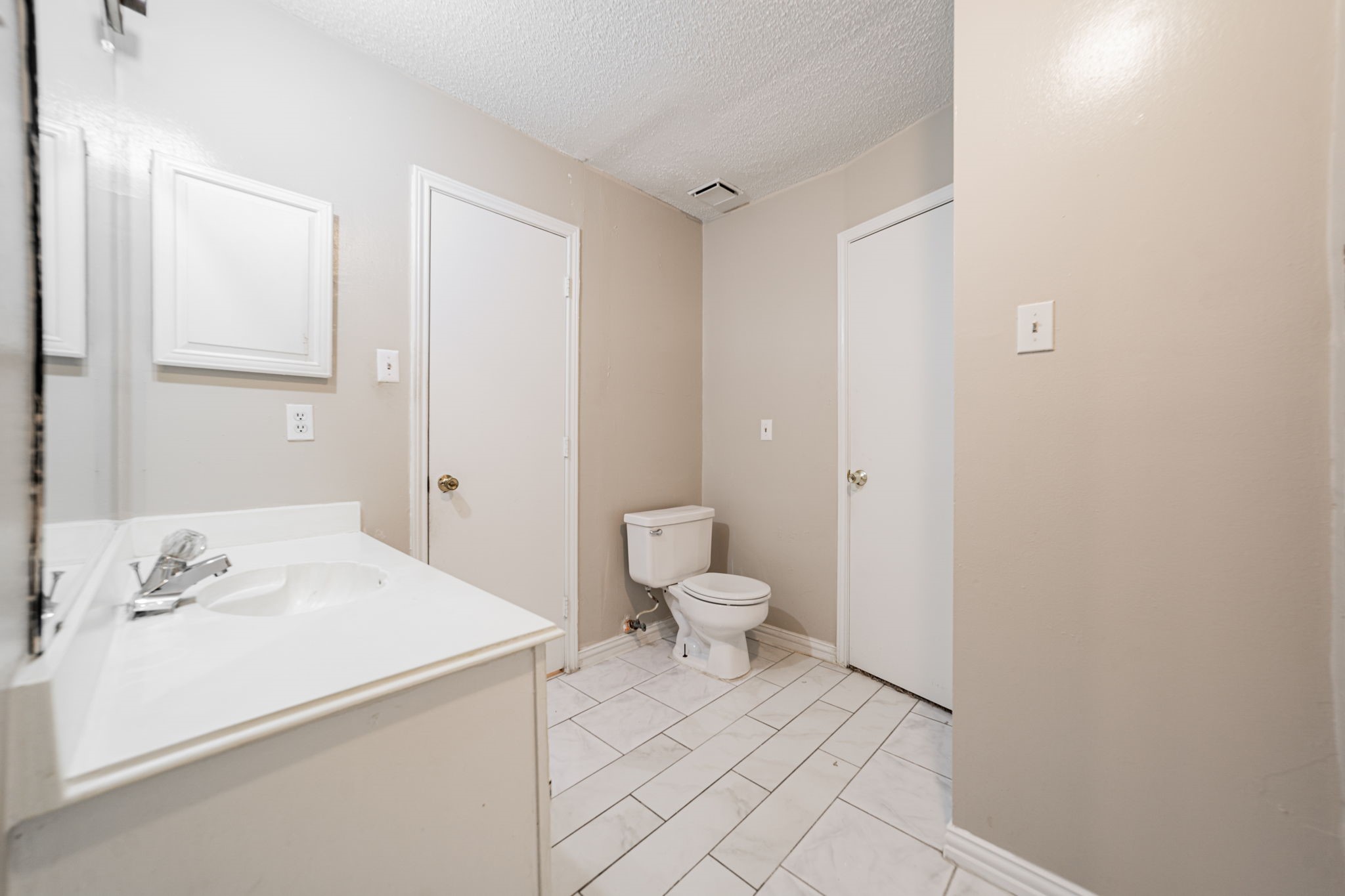 2671 Clayton Oaks Drive Dallas TX 75227