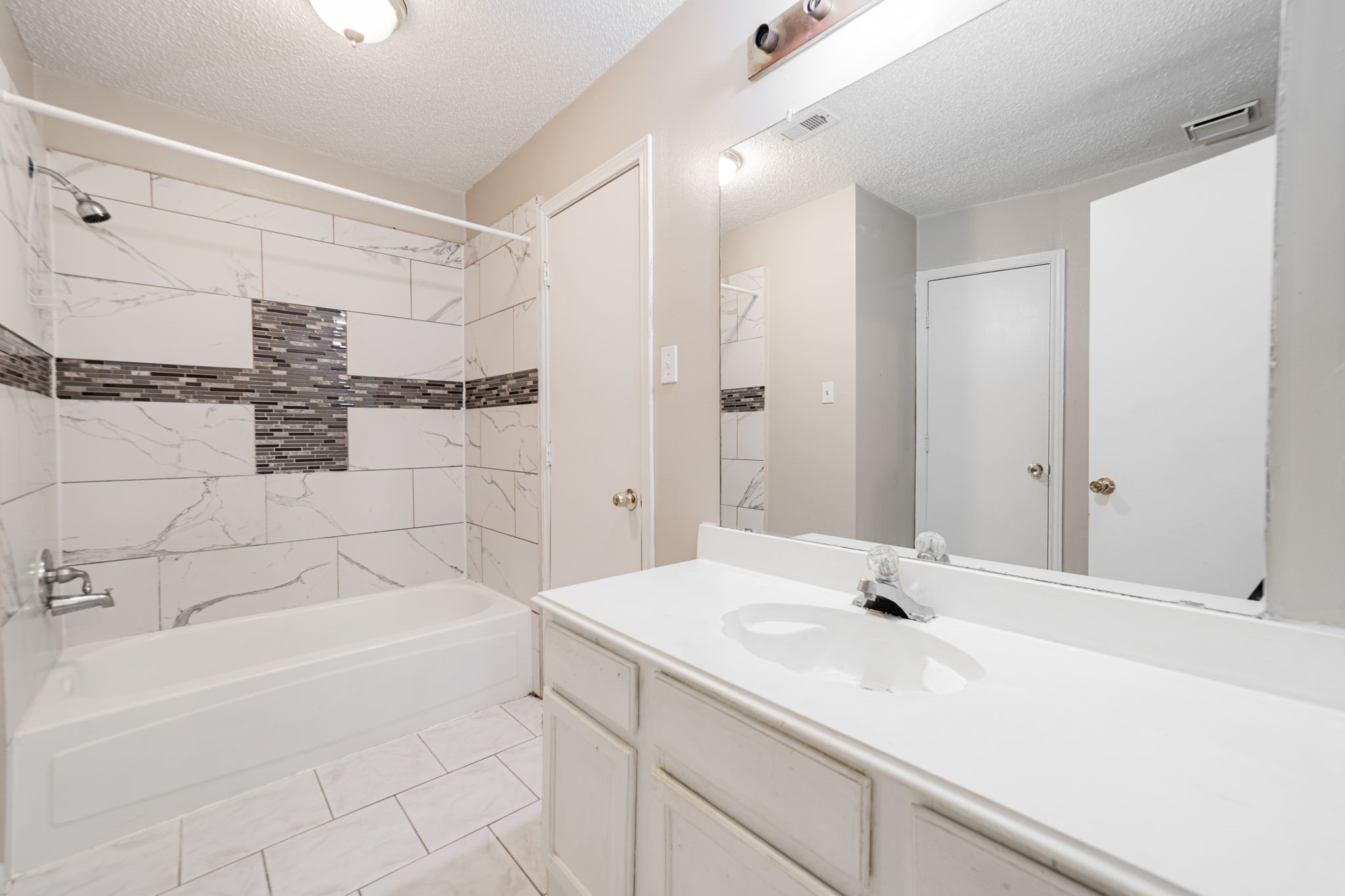 2671 Clayton Oaks Drive Dallas TX 75227
