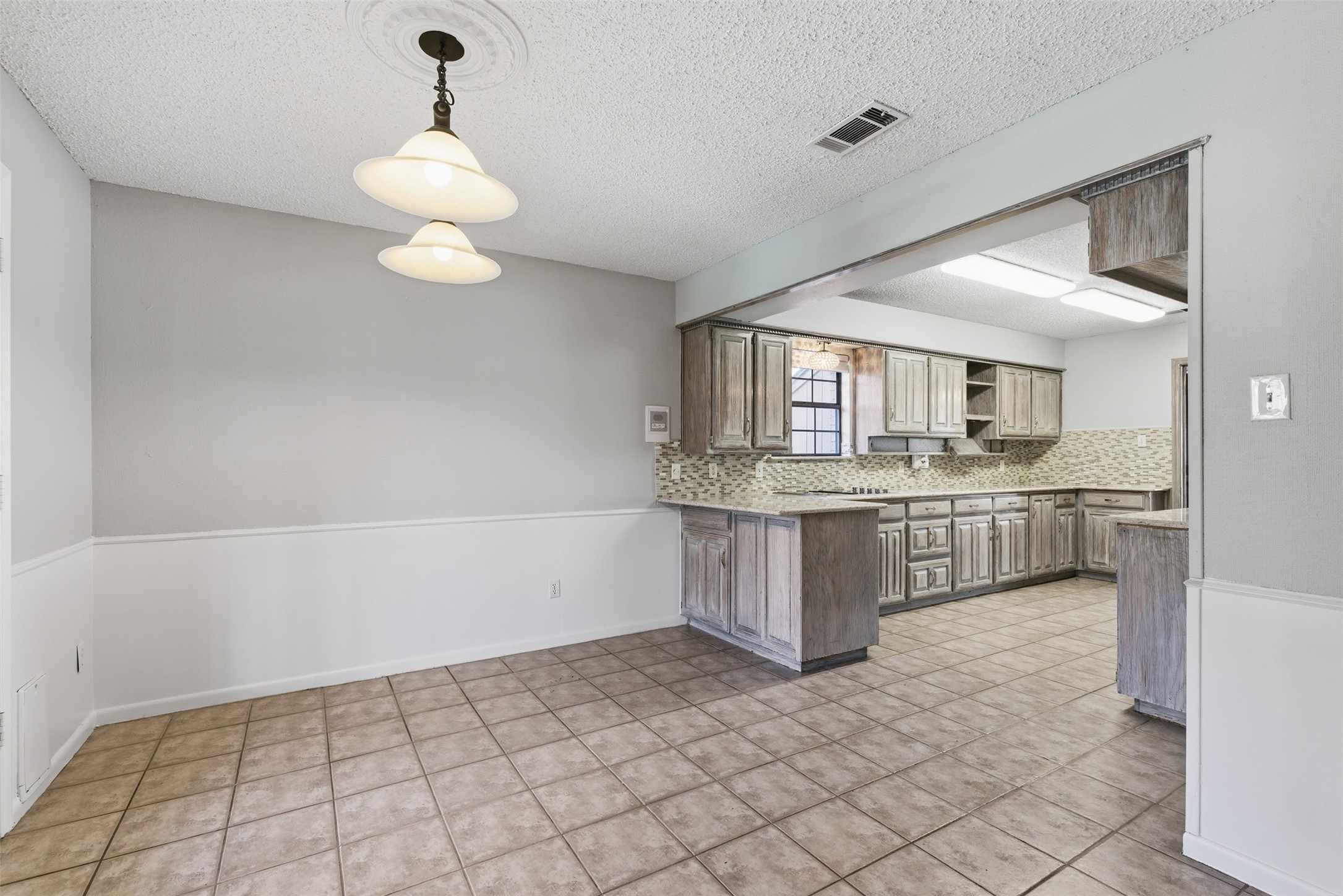 1905 Wimbledon Drive Arlington TX 76017