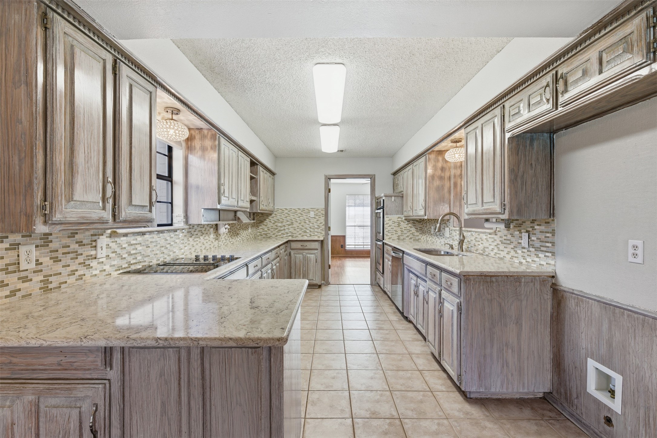 1905 Wimbledon Drive Arlington TX 76017