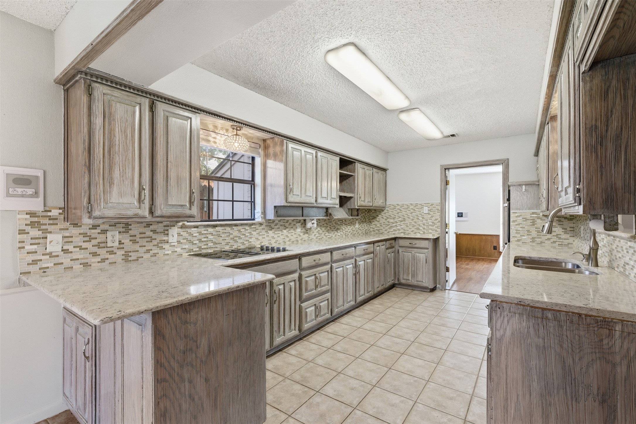 1905 Wimbledon Drive Arlington TX 76017