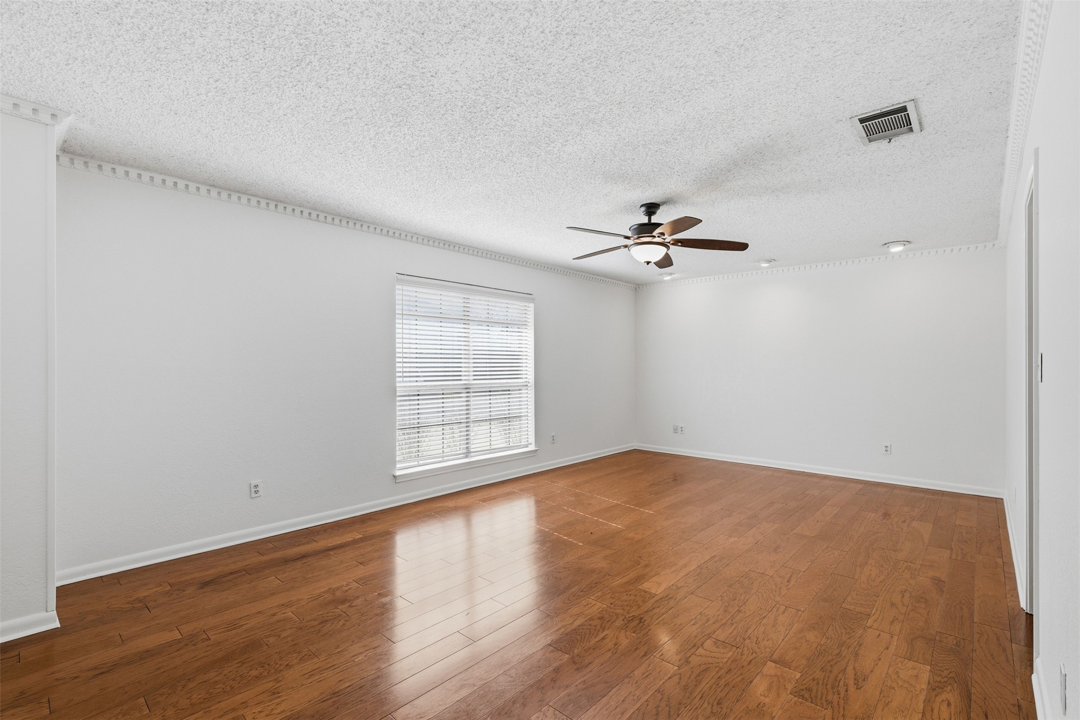 1905 Wimbledon Drive Arlington TX 76017
