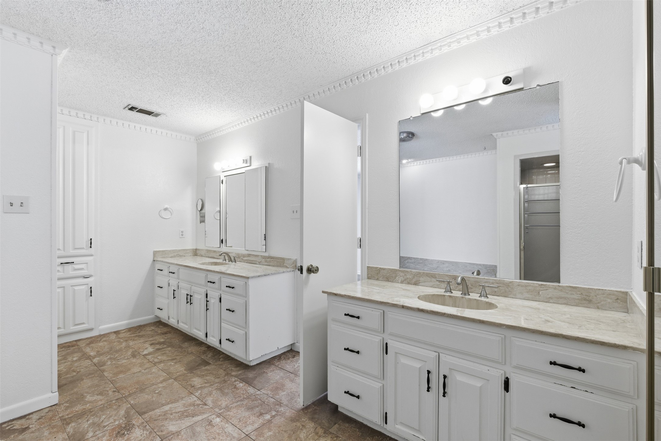 1905 Wimbledon Drive Arlington TX 76017