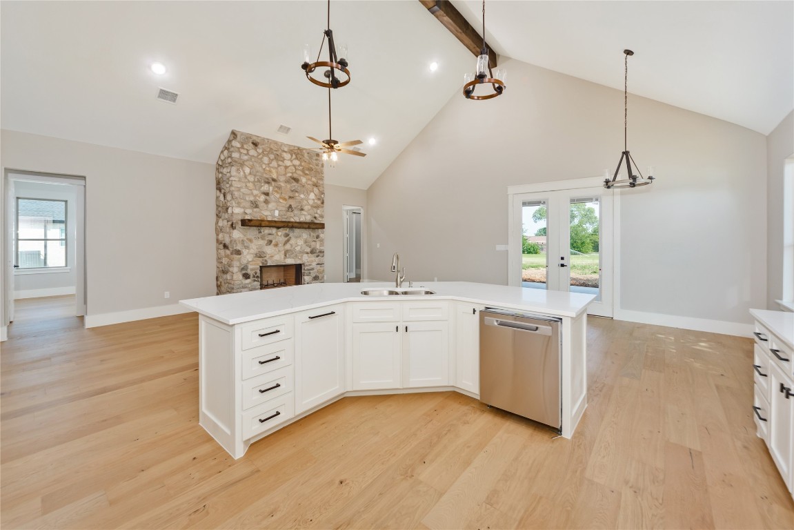 212 Lakeview Drive Runaway Bay TX 76426