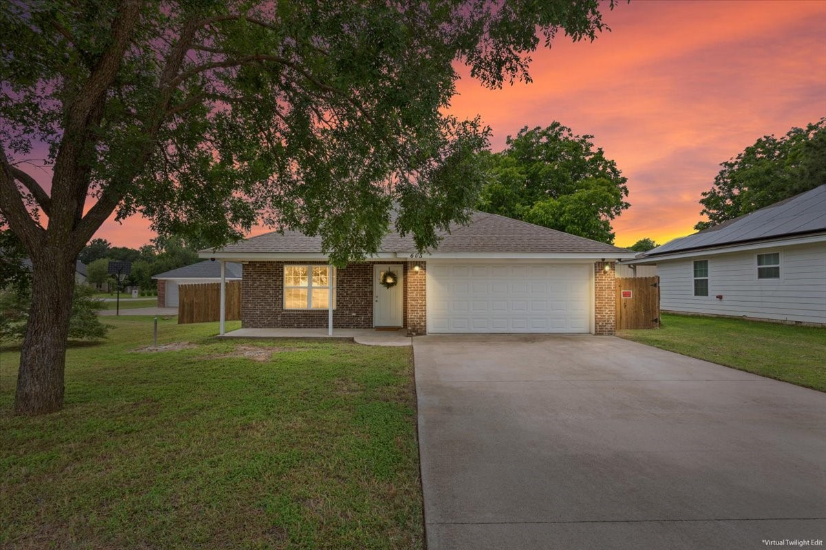605 Powers Street Lacy Lakeview TX 76705