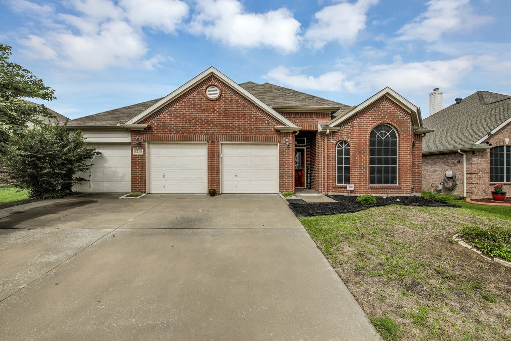 8130 La Frontera Trail Arlington TX 76002