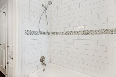 1904 Old Kirk Road Bedford TX 76022