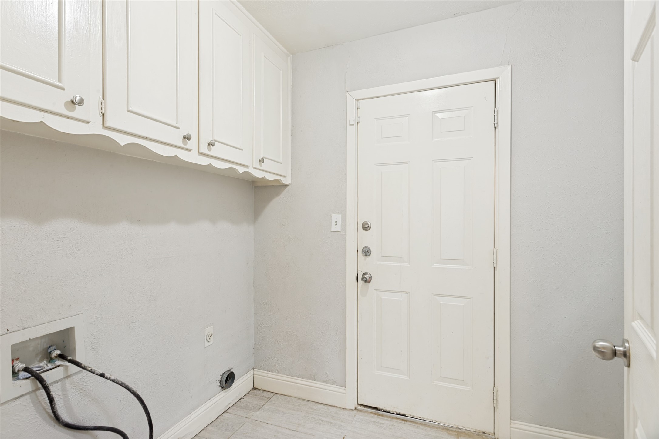 1904 Old Kirk Road Bedford TX 76022