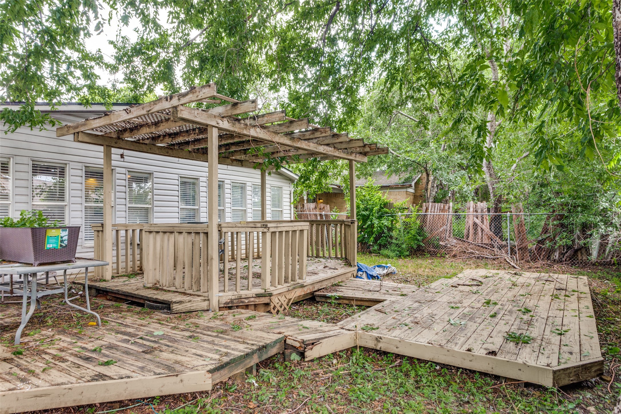 1904 Old Kirk Road Bedford TX 76022