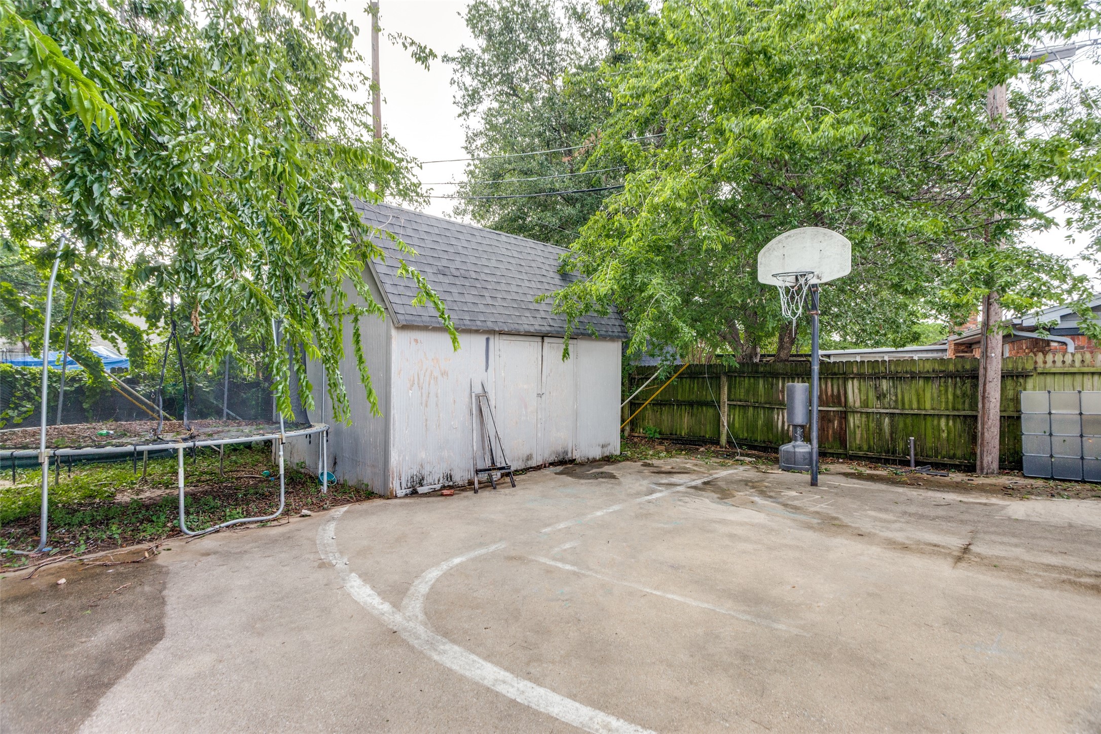 1904 Old Kirk Road Bedford TX 76022