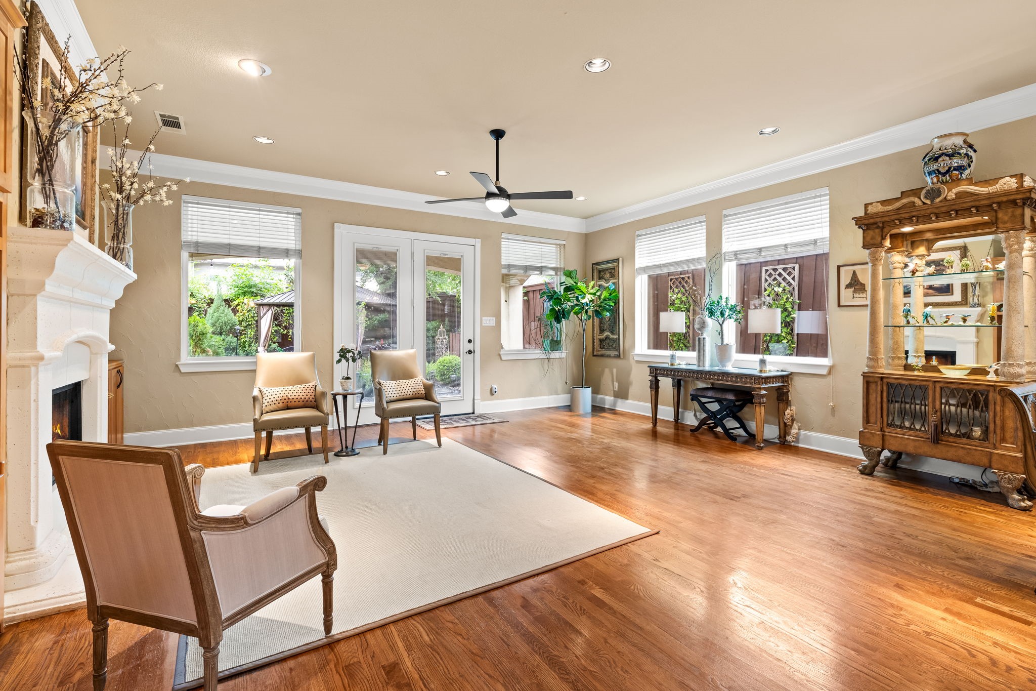 6139 Belmont Avenue Dallas TX 75214