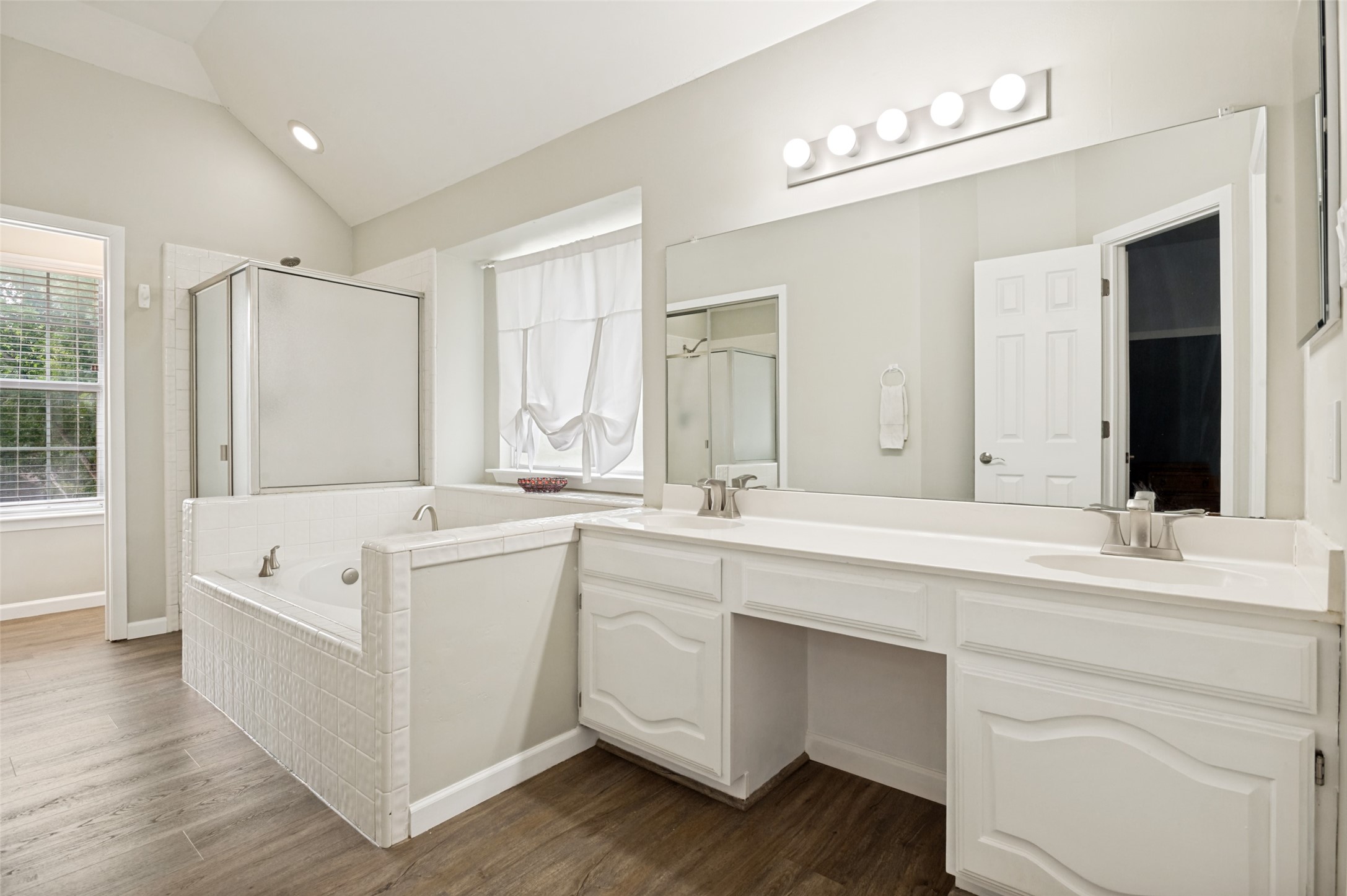 2158 Willowood Drive Grapevine TX 76051