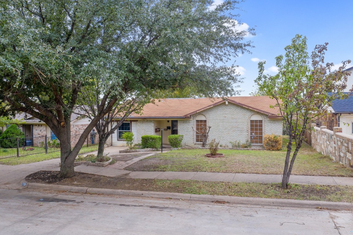 739 Gallant Fox Drive Dallas TX 75211