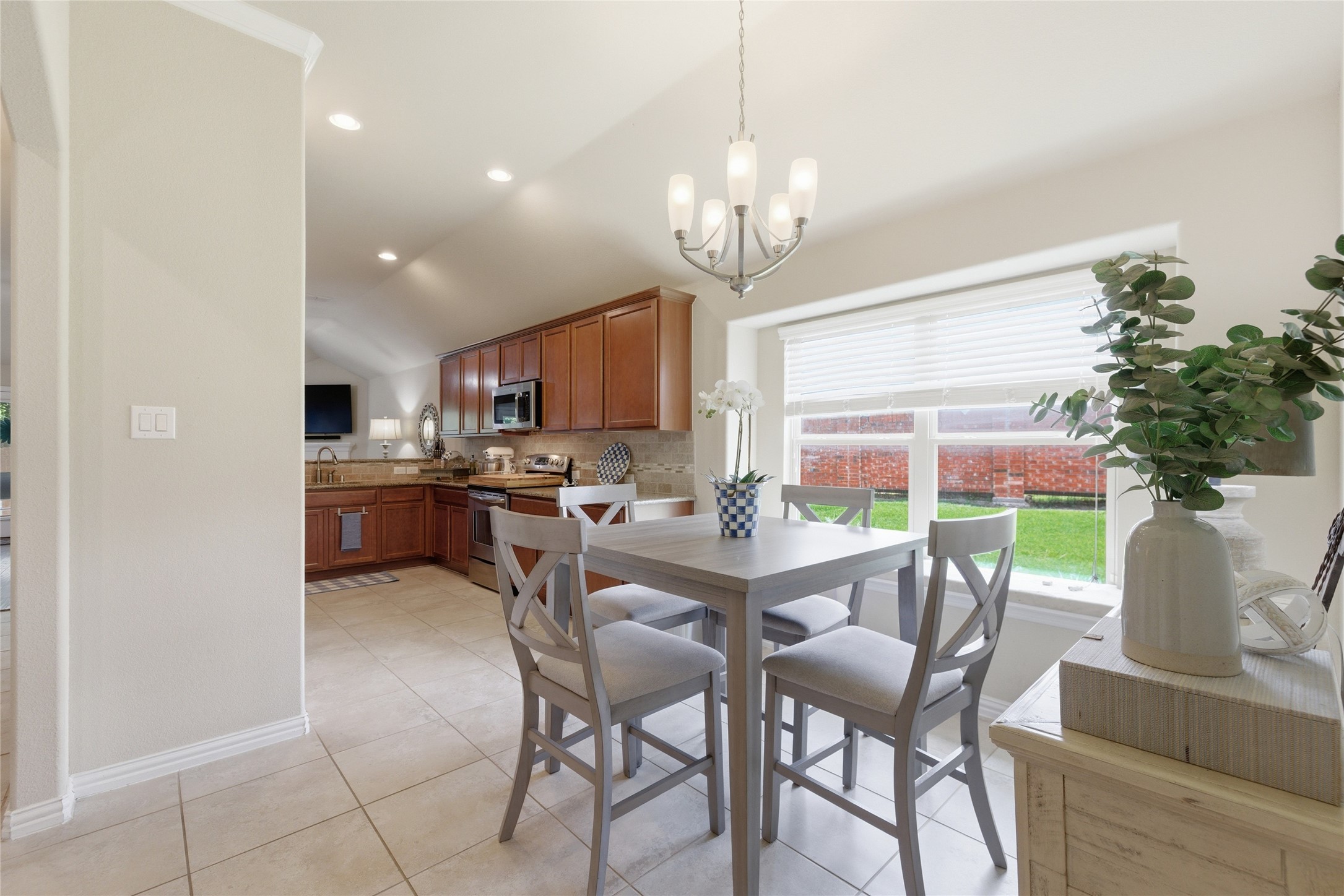 800 Silverthorne Drive Burleson TX 76028