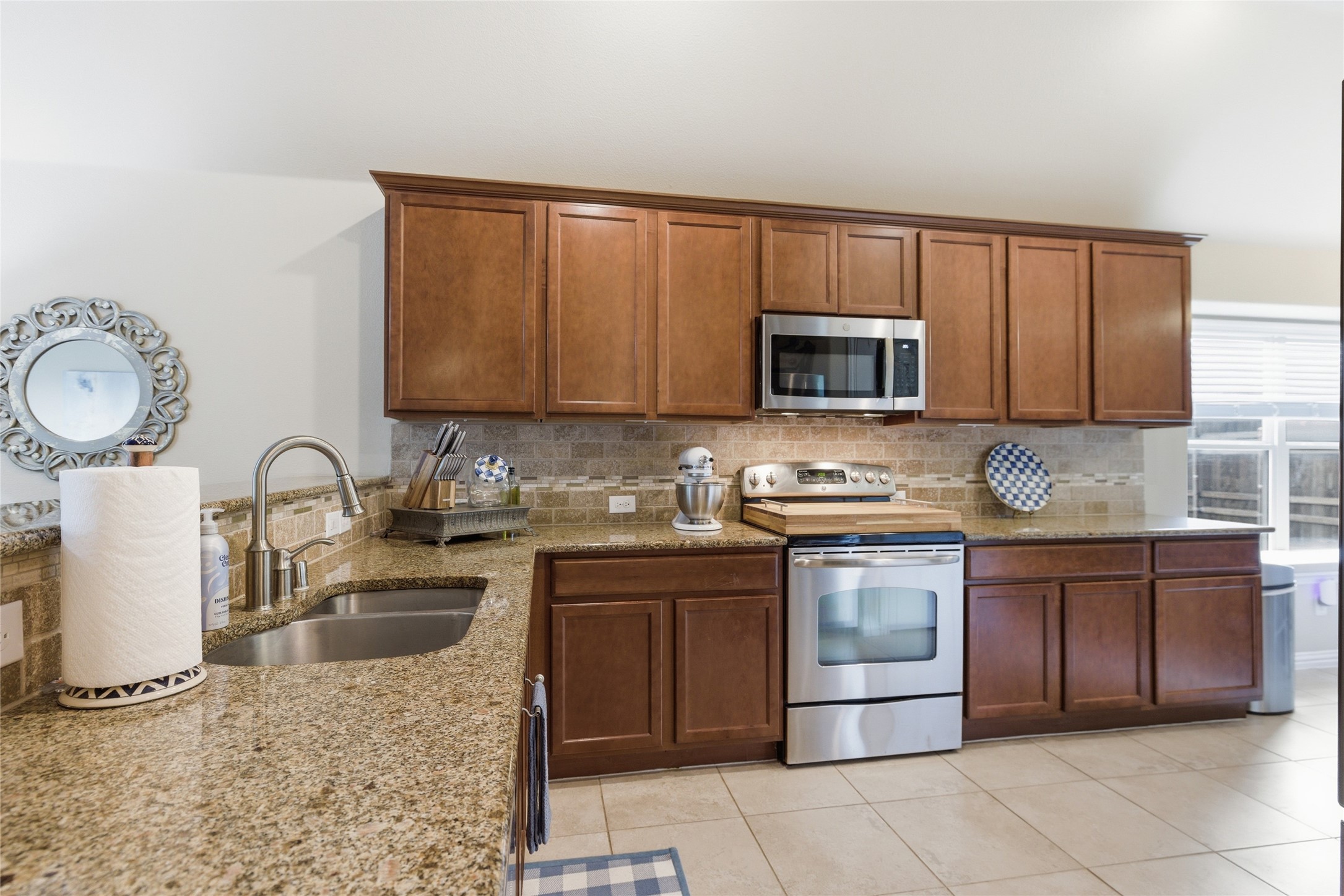 800 Silverthorne Drive Burleson TX 76028