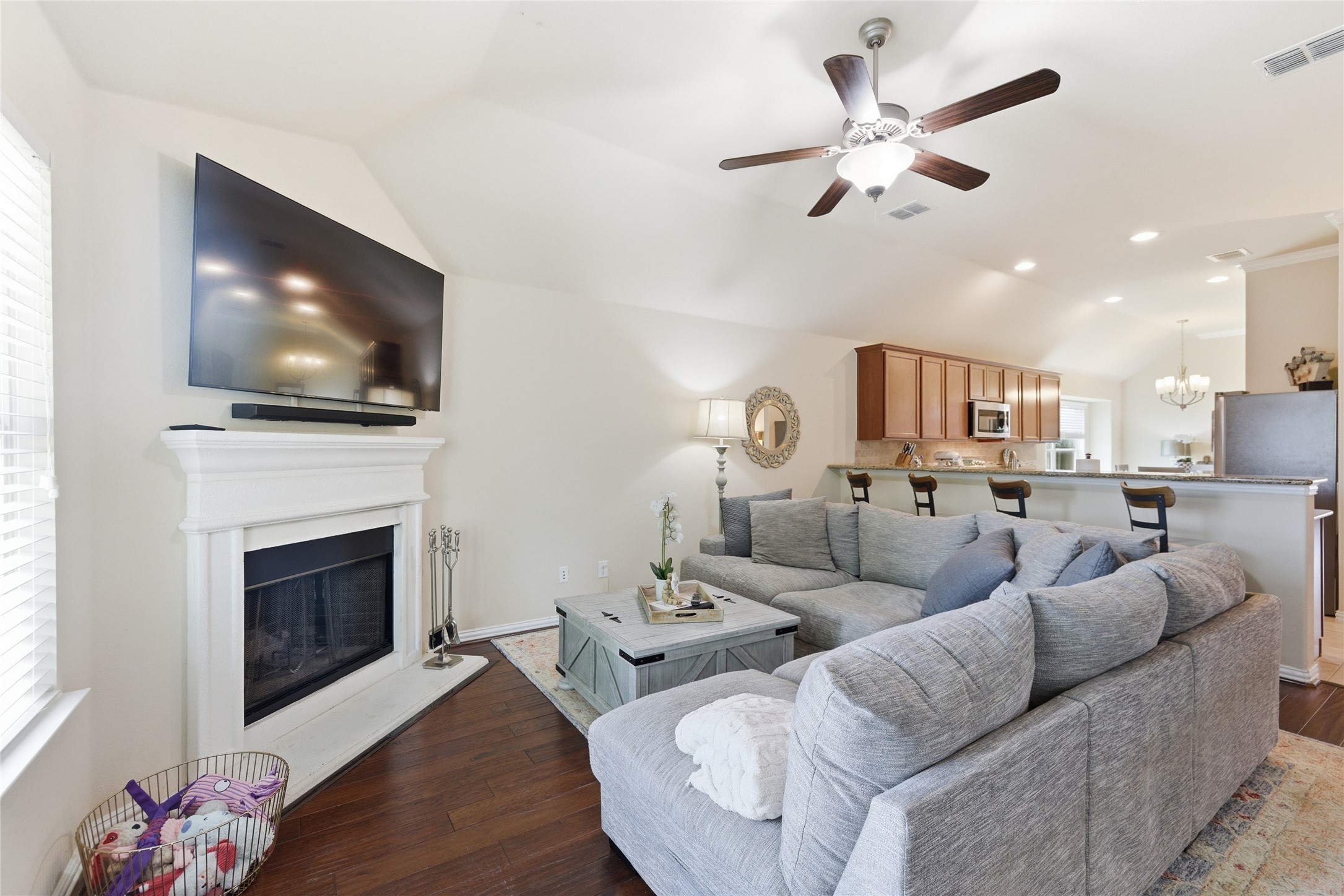 800 Silverthorne Drive Burleson TX 76028