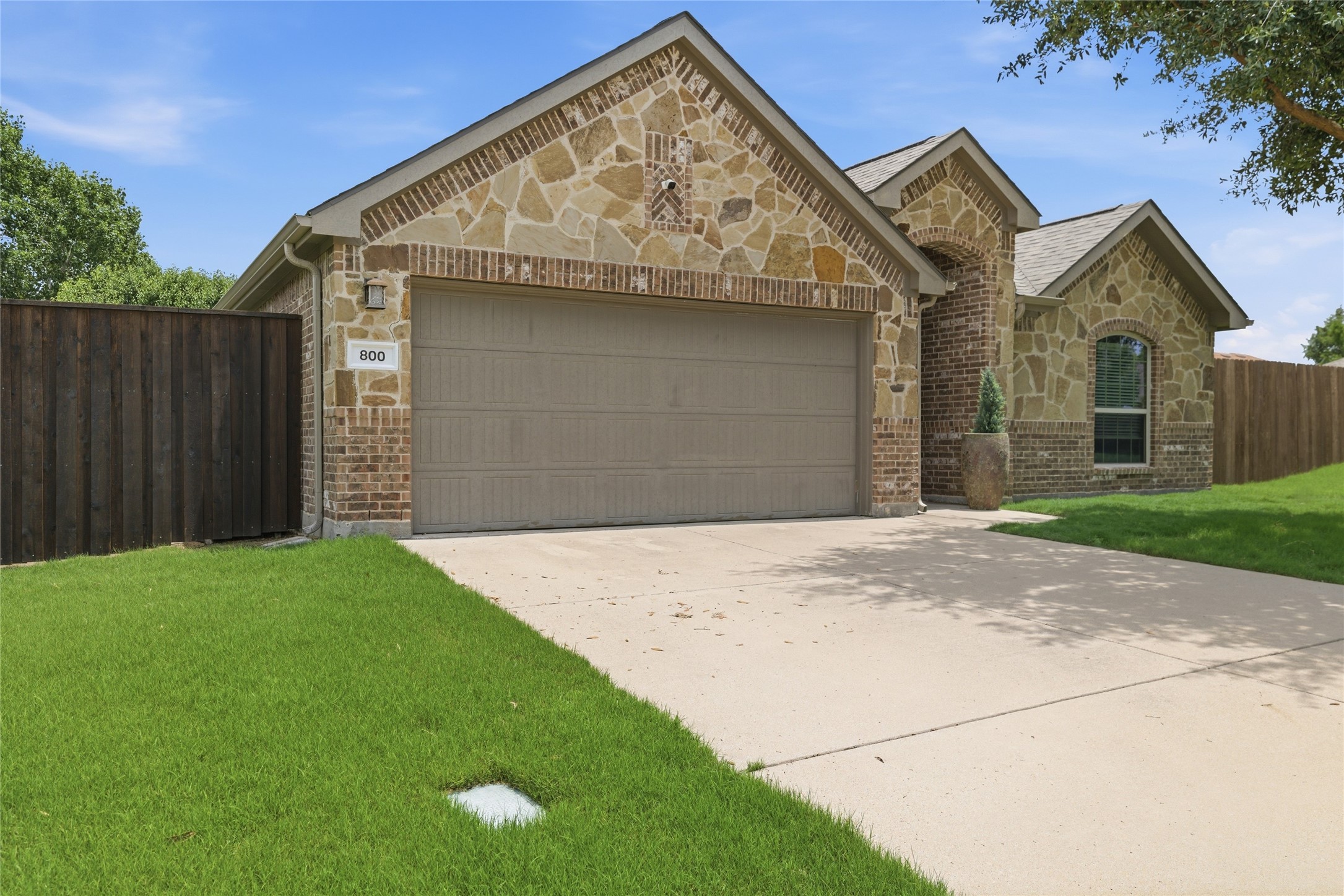 800 Silverthorne Drive Burleson TX 76028