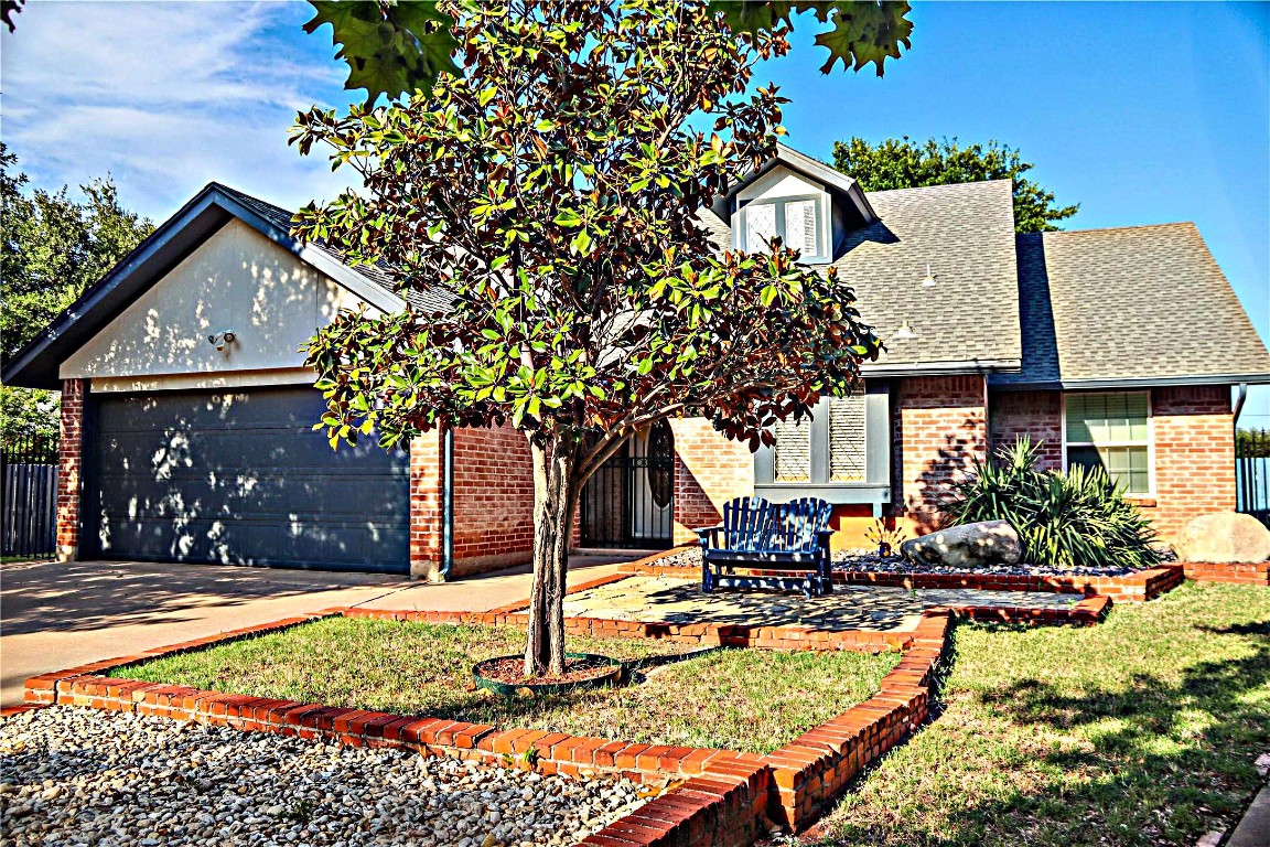 125 Circle Of Holly Abilene TX 79605