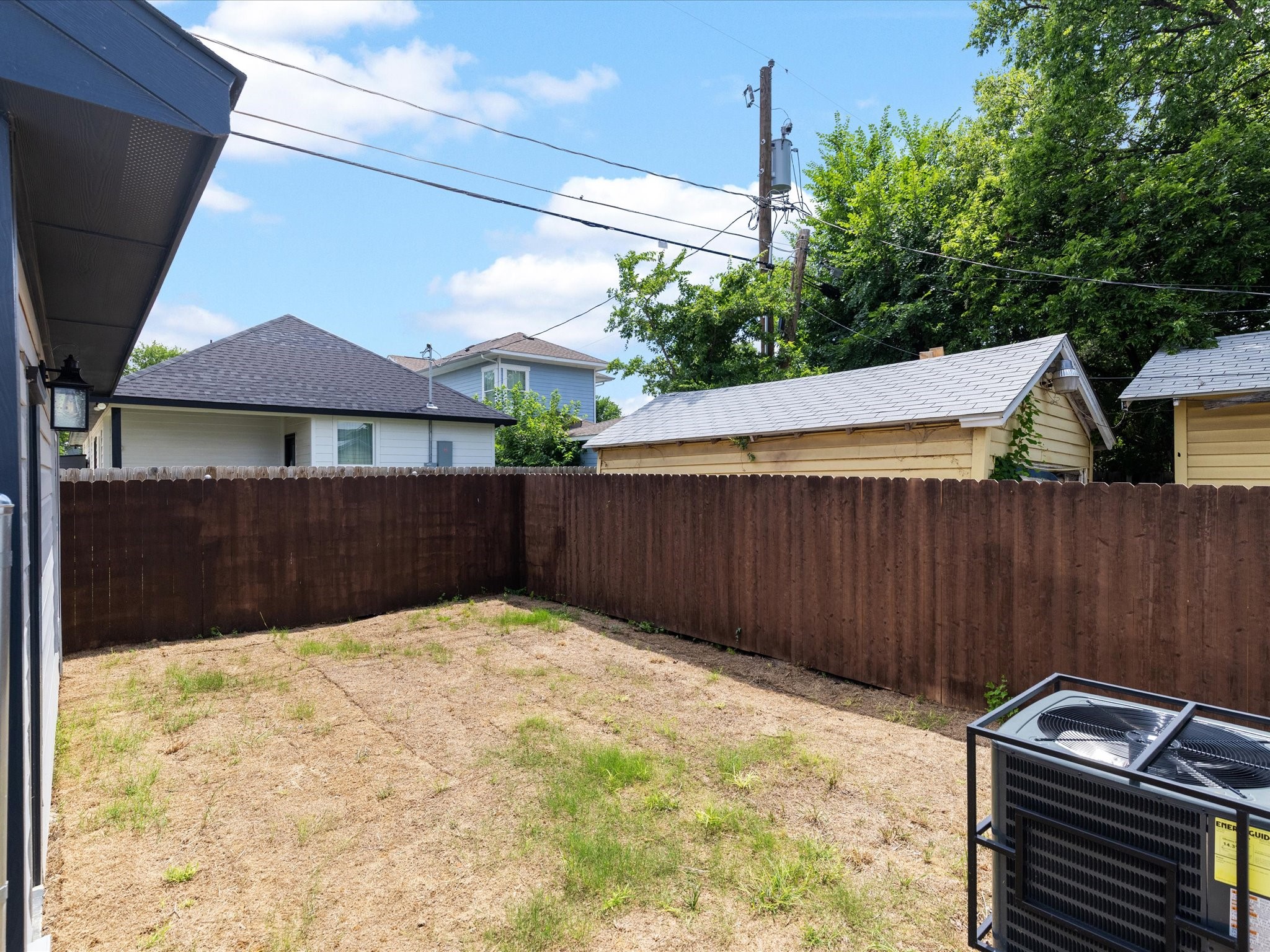 1104 E Annie Street Fort Worth TX 76104