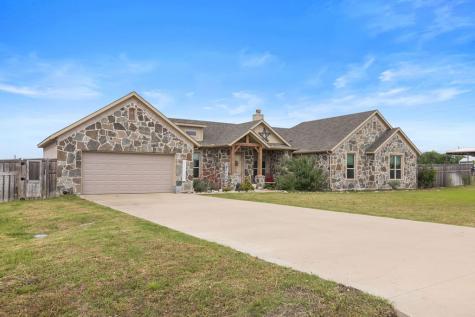 300 Delatorre Street Trenton TX 75490