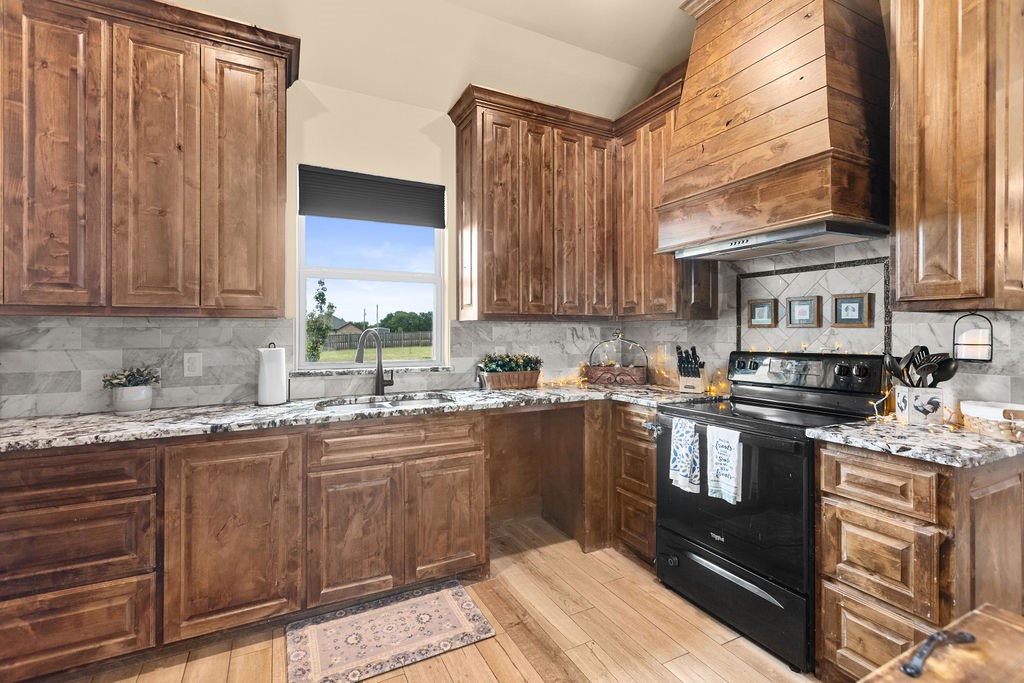 300 Delatorre Street Trenton TX 75490