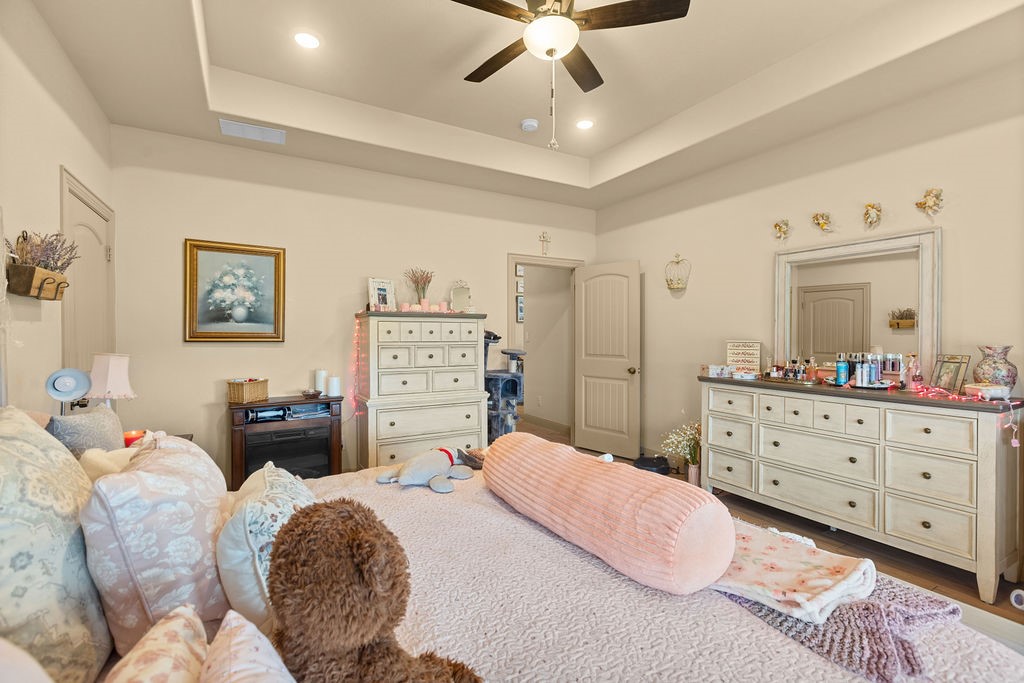 300 Delatorre Street Trenton TX 75490
