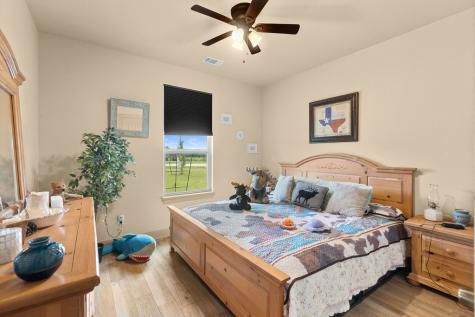 300 Delatorre Street Trenton TX 75490
