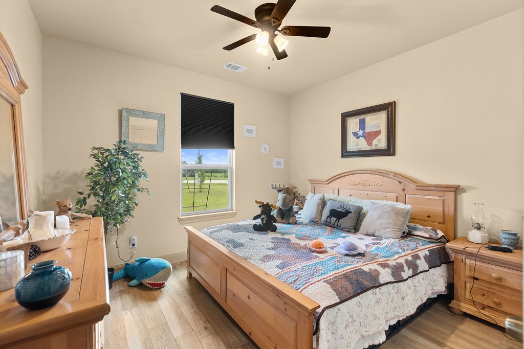 300 Delatorre Street Trenton TX 75490