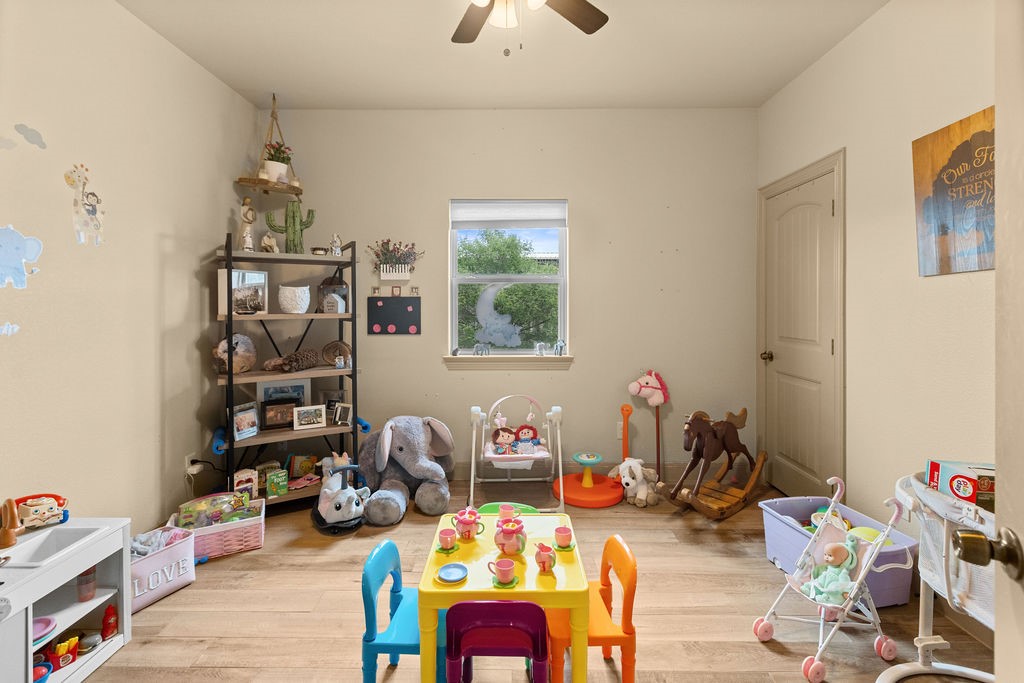 300 Delatorre Street Trenton TX 75490