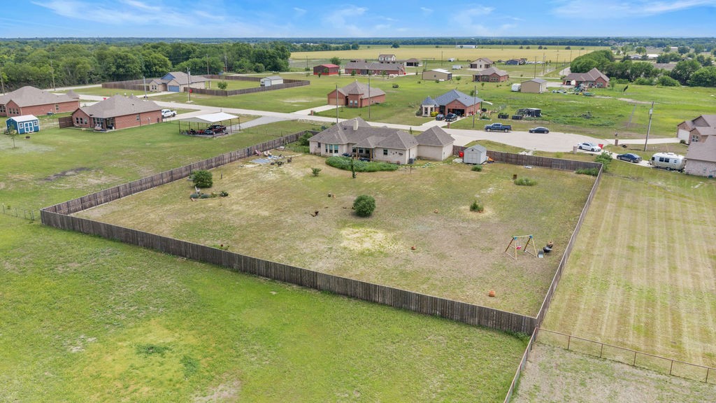 300 Delatorre Street Trenton TX 75490
