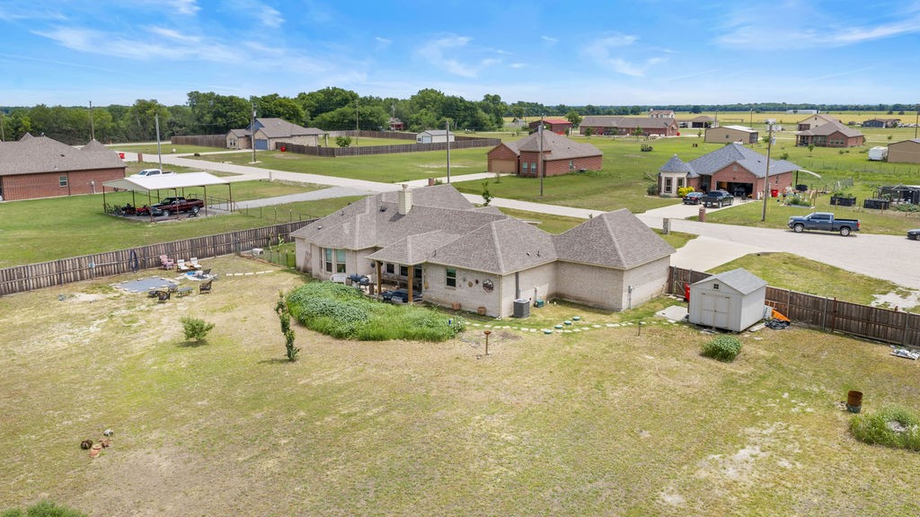 300 Delatorre Street Trenton TX 75490
