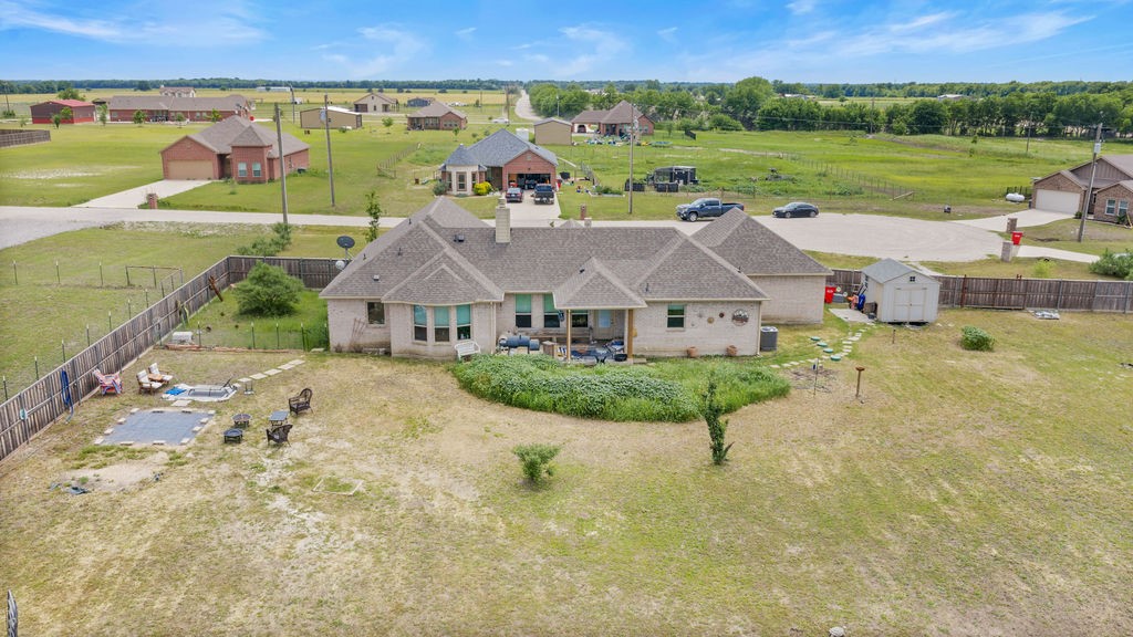 300 Delatorre Street Trenton TX 75490