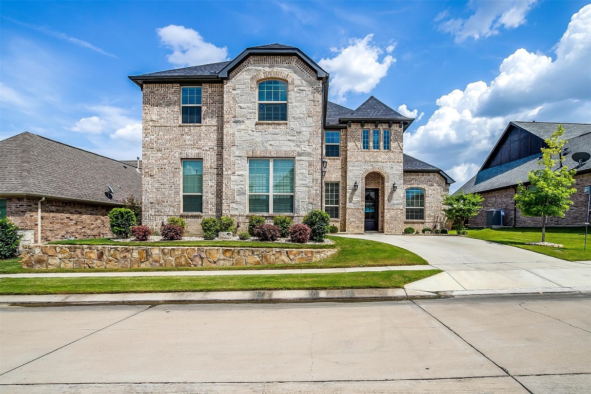 1217 Yosemite Way Burleson TX 76028