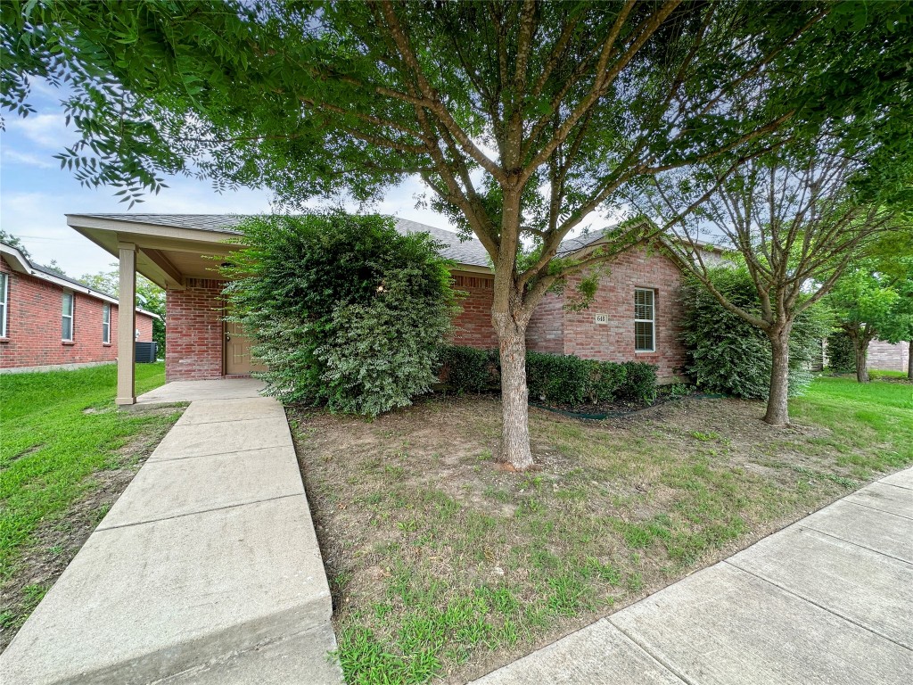 648 Mission Lane Lancaster TX 75146