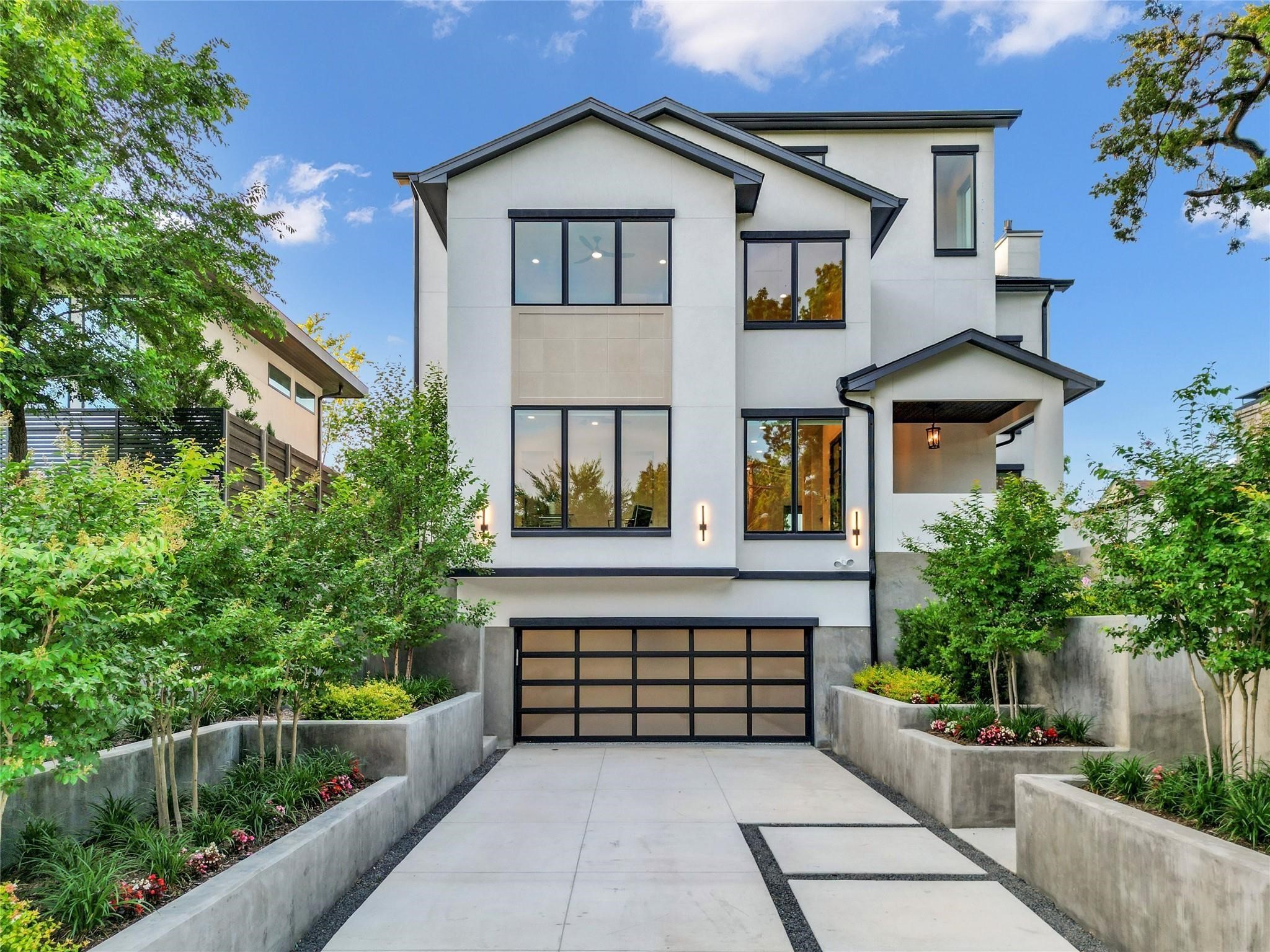 419 W Colorado Boulevard Dallas TX 75208